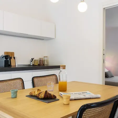 Dream Flexyrent No Air Conditioning Apartment *